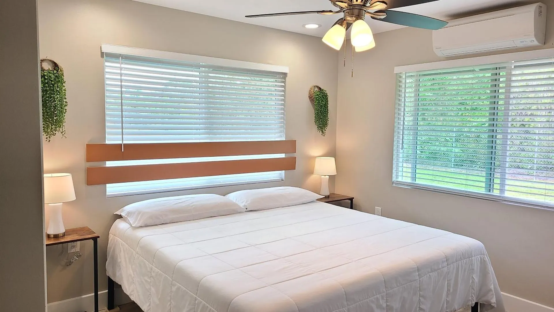 Air Conditioned! Paradise Park Brand New 2-Bedroom Suite Keaau