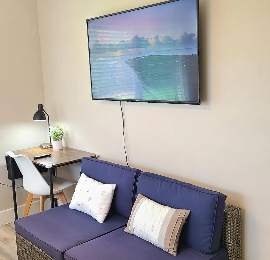 Air Conditioned! Paradise Park Brand New 2-Bedroom Suite Keaau